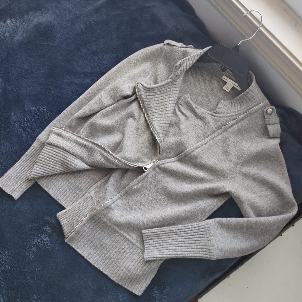 Women's size medium banana republic zip up